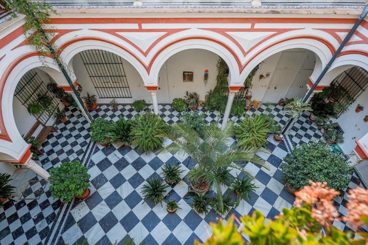 סביליה Apt. Casa Palacio Santa Cruz Cathedral Views - מראה חיצוני תמונה
